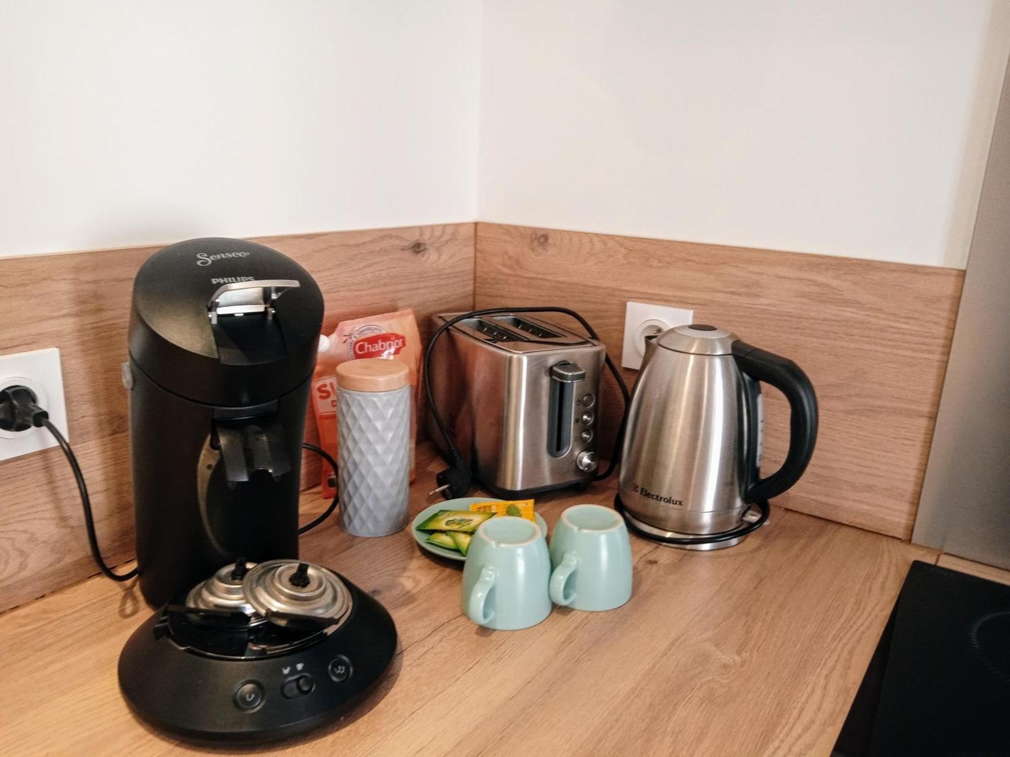 Les Studios De La Gare Linge Cafe The Inclus Wifi Vannes Kültér fotó