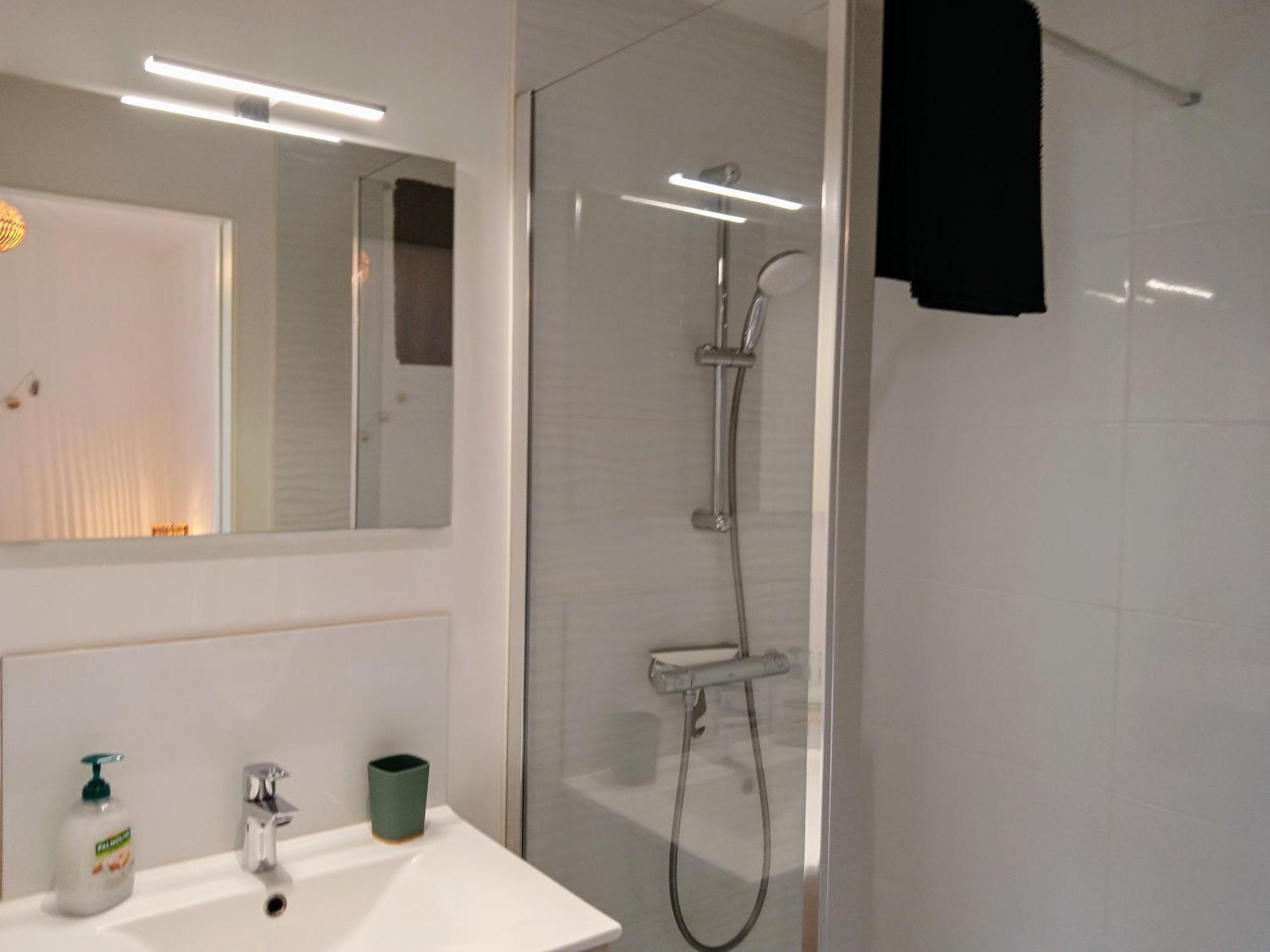Les Studios De La Gare Linge Cafe The Inclus Wifi Vannes Kültér fotó